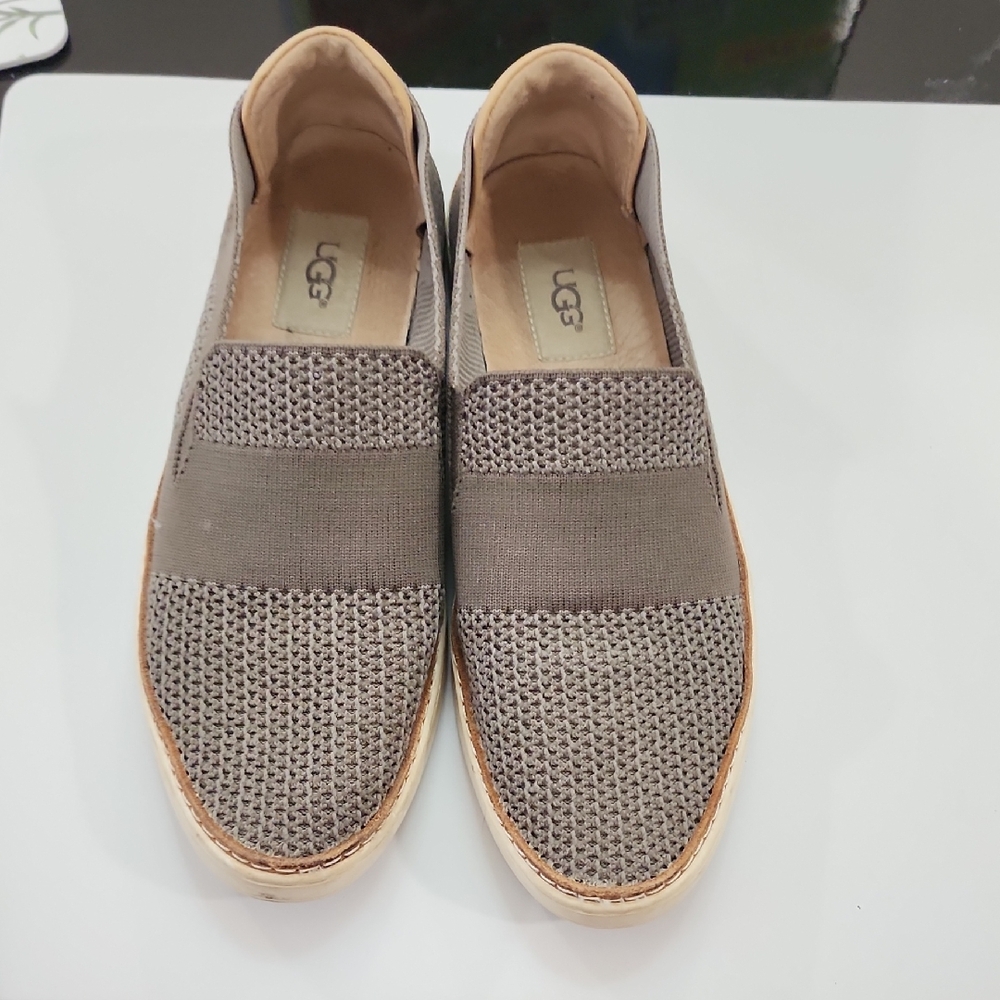 UGG Gray and White Slip-On Loafers Comfort